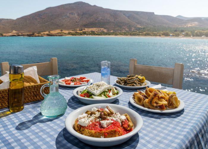 Greek taverna Veniamakis Stefanos shutterstock