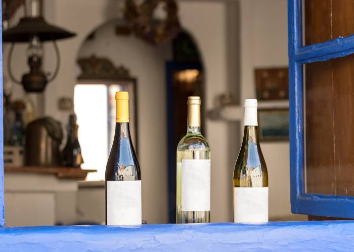 Greek wines RUBEN M RAMOS shutterstock