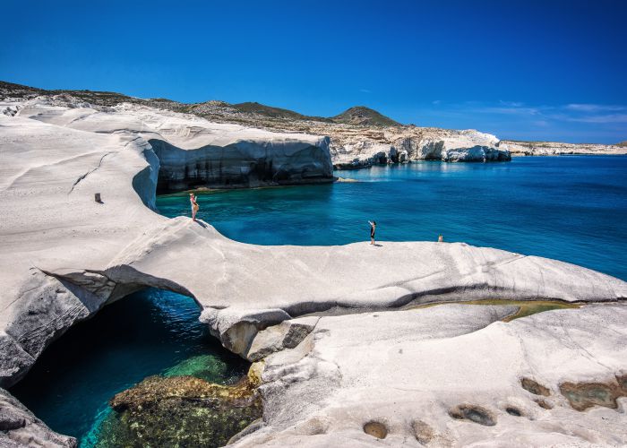 Milos Sarakino beach