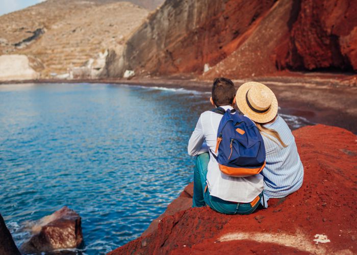 red beach santorini