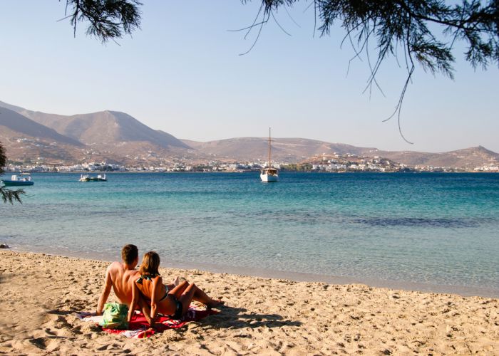 couple in paros