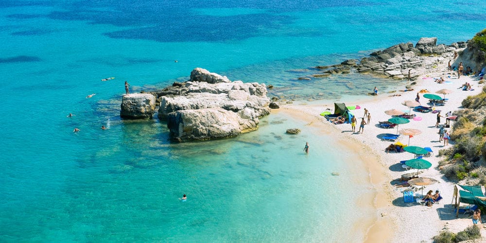 images/blog/images/Greece-travel-tips/Worst-time-to-visit-Greece/worst-time-to-visit-greece-intro.jpg