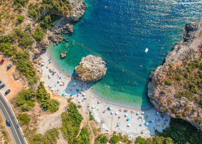 foneas beach kardamylli mani Pit Stock shutterstock