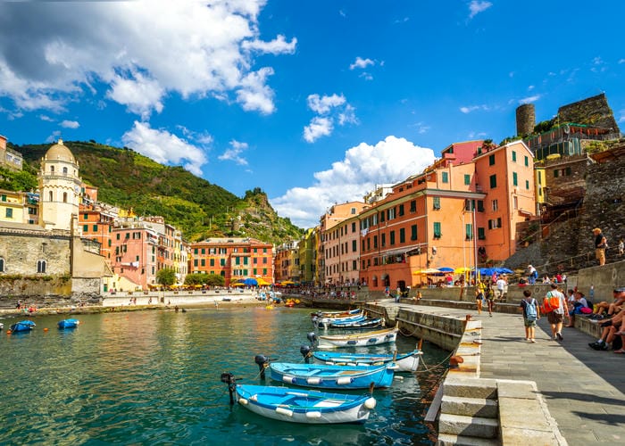 vernazza cinque terre boats