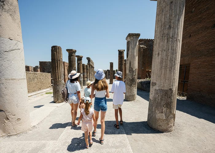 pompeii AS photo family