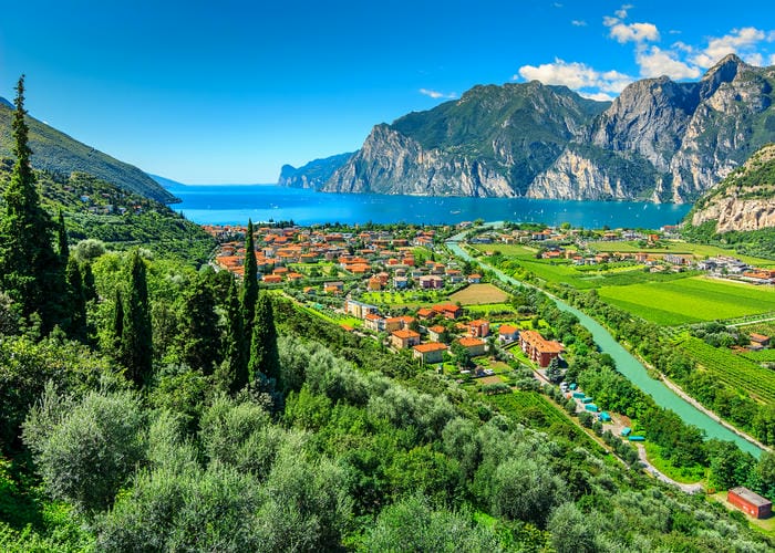 hiking lake garda