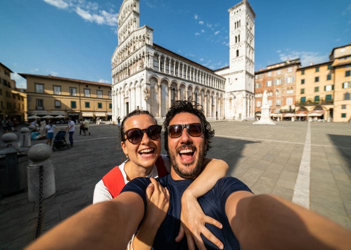 couple in lucca tuscany