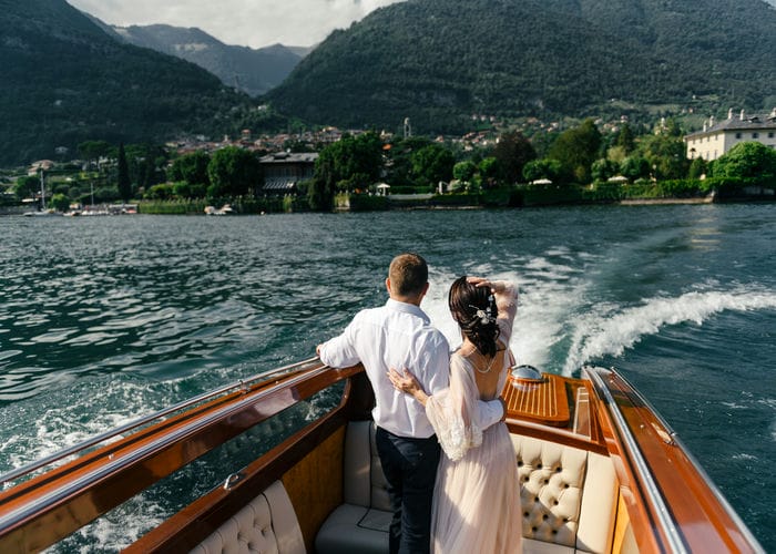 newlyweds in lake como