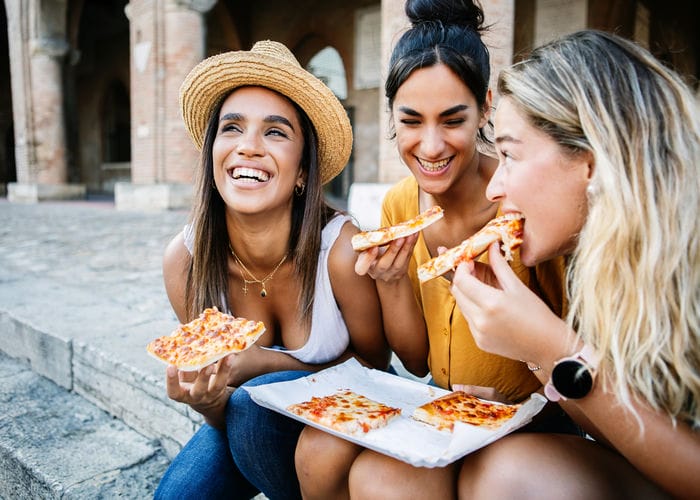 friends eating pizza