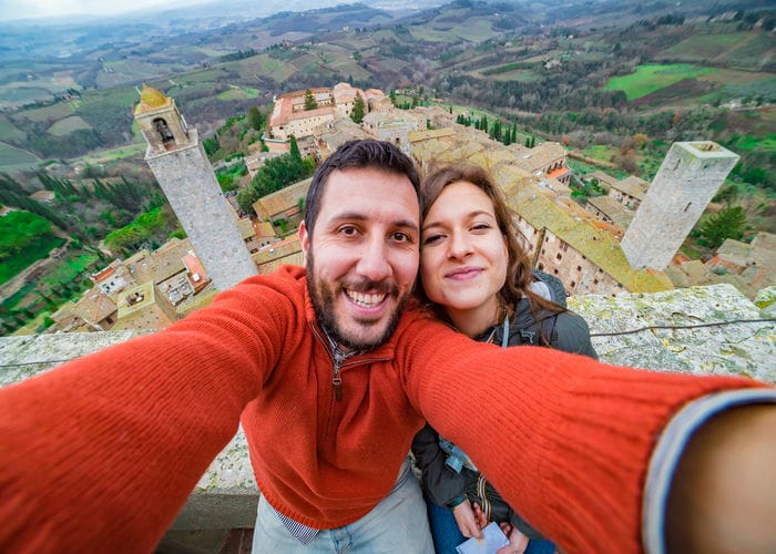 couple in tuscany