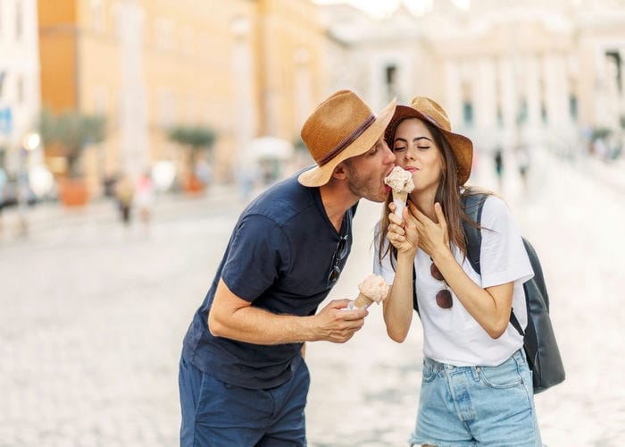 couple ice cream in rome