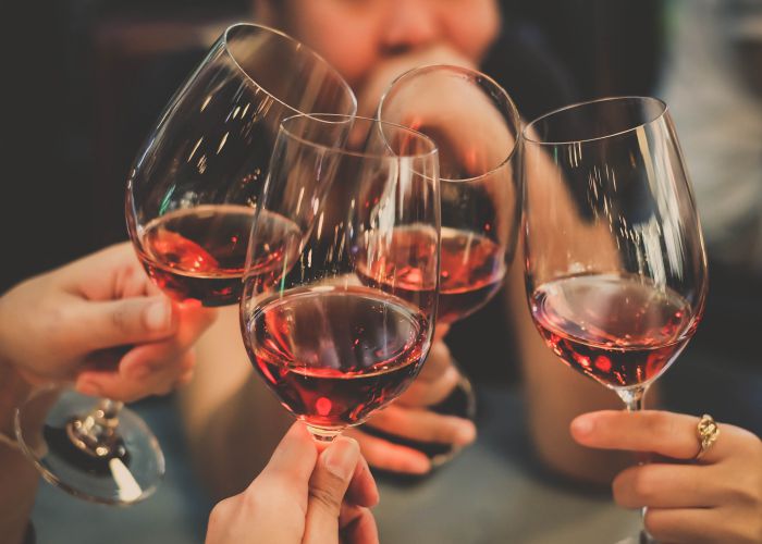 wine cheers DeepMeaning shutterstock